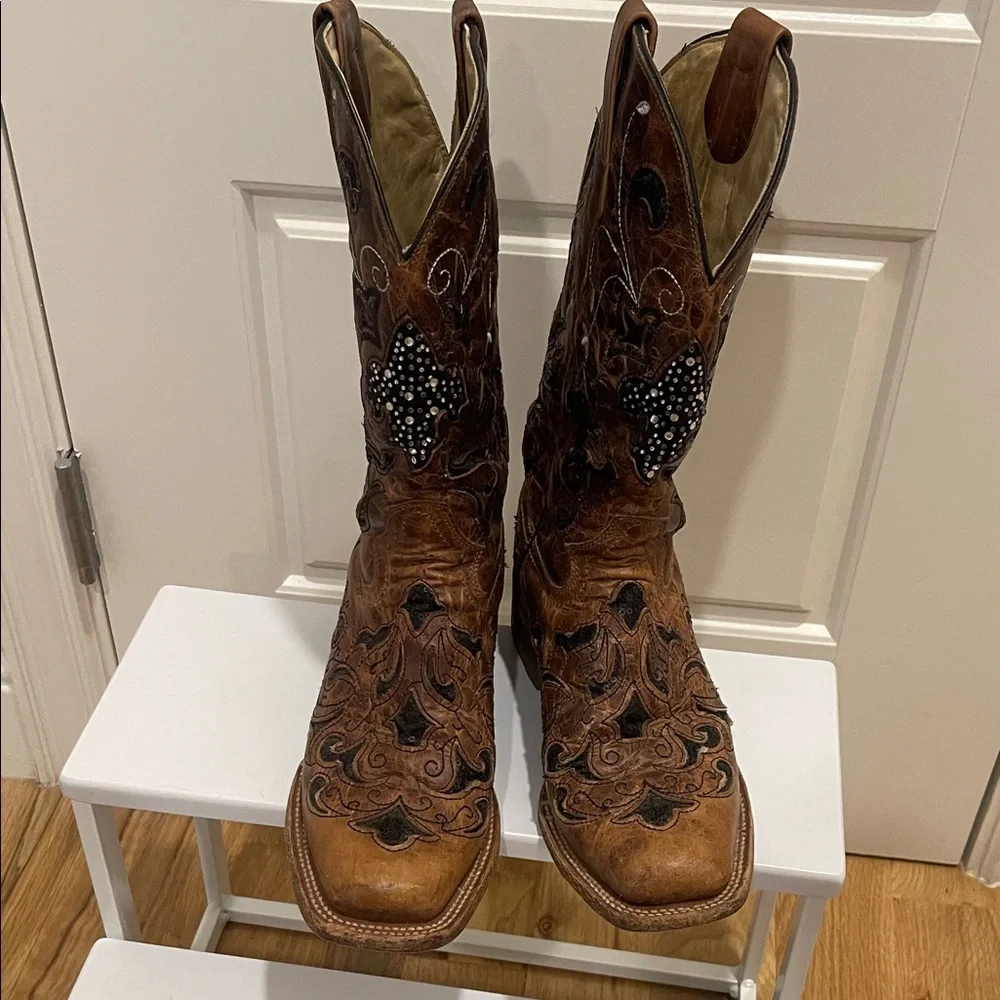 Elegant Brown Embroidered Heeled Boots - Picture 8 of 8